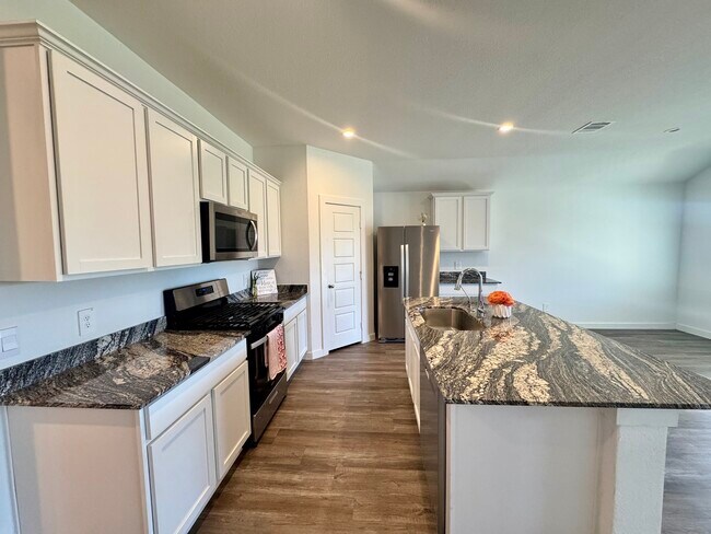 Photo - 1102 Rayburn Dr