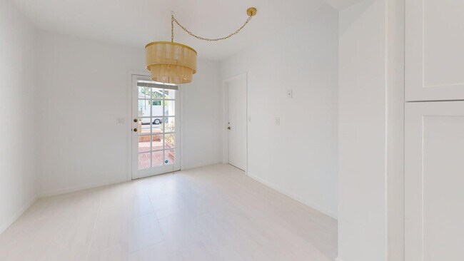 Photo - 219 Ridgeview Dr