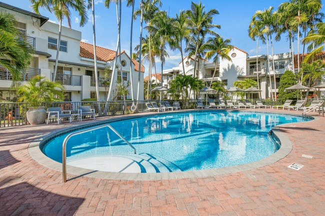 Photo - Sheridan Ocean Club Apartments