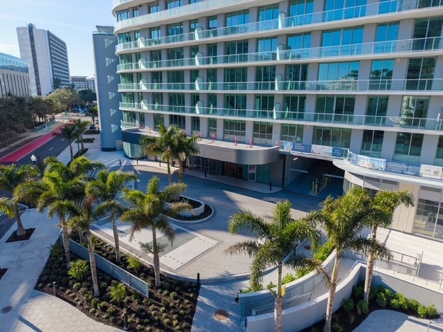 Photo - 400 Central Ave