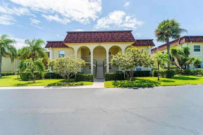 Photo - 717 S US Hwy 1