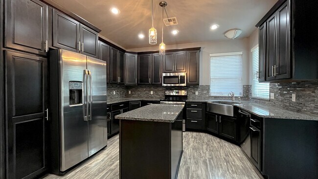 Photo - 115 Derrick Ln