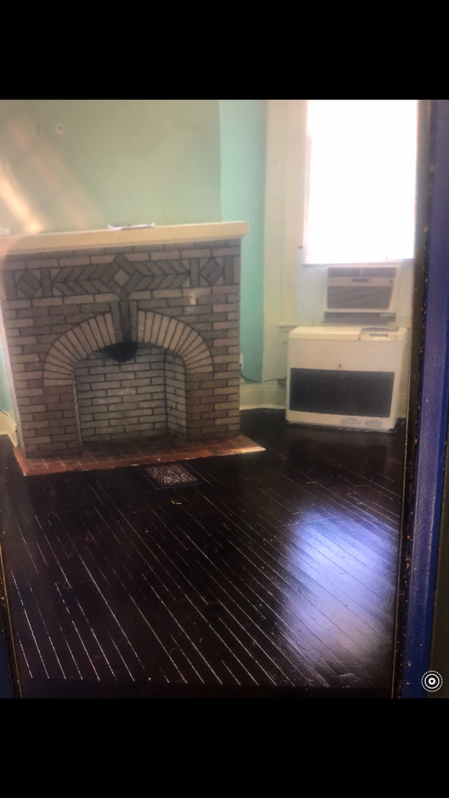 Photo - 211 W 29th St Unidad 1