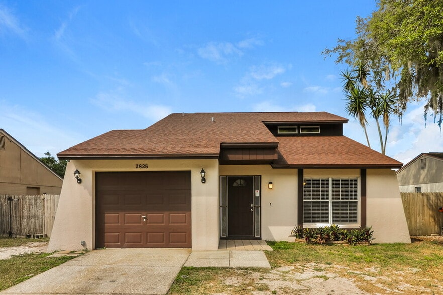 2825 Cedaridge Dr
