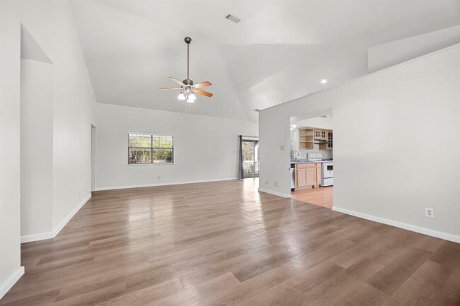 Photo - 208 S Cougar Ave