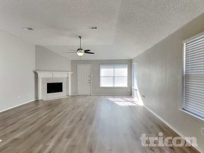 304 Dakota Dr