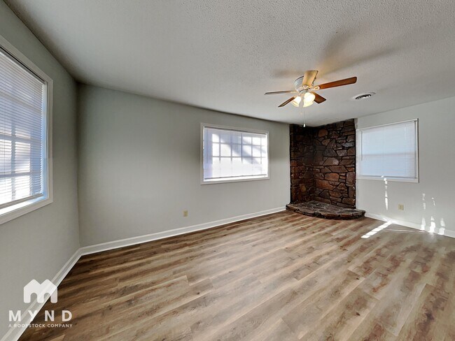 Photo - 4100 Navaho Ave