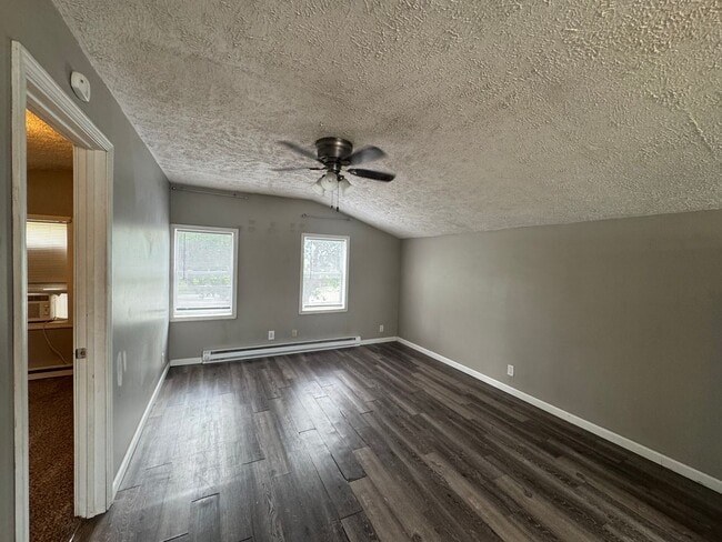 Photo - 26504 US-6