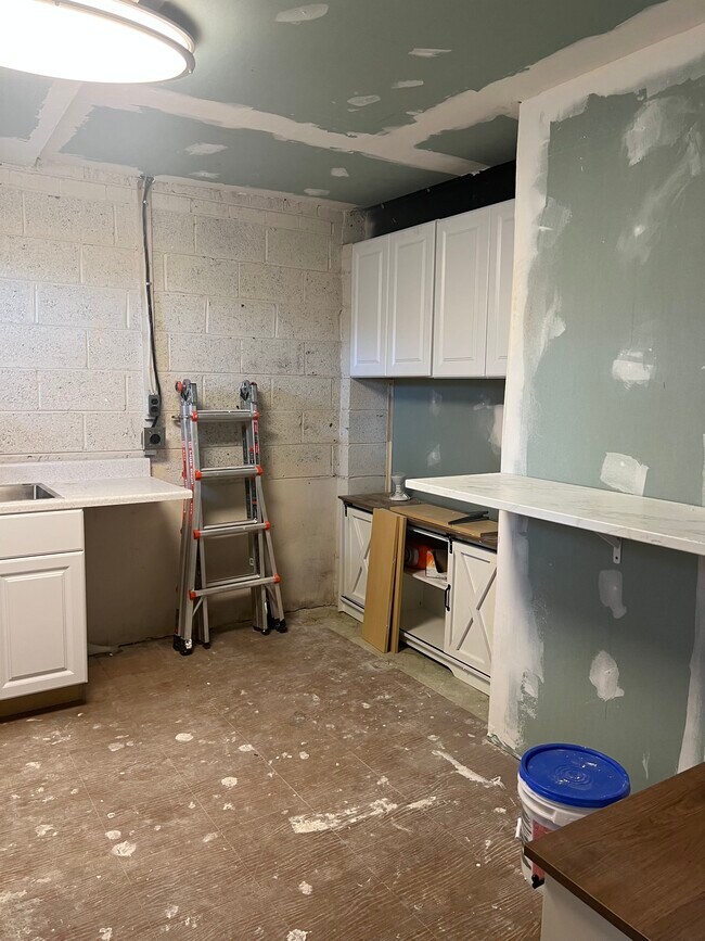 Photo - 37 Laughton St Unit Lower level