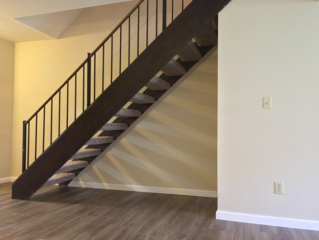 2 Bedroom Town Home - Sutton Place Apartments and Townhomes