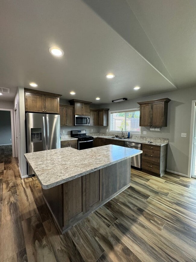 Photo - Newer Sutherlin 3 Bedroom 2 bath home