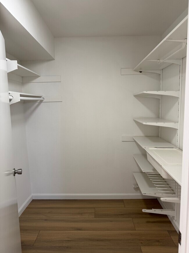 Photo - 901 S Sherbourne Dr