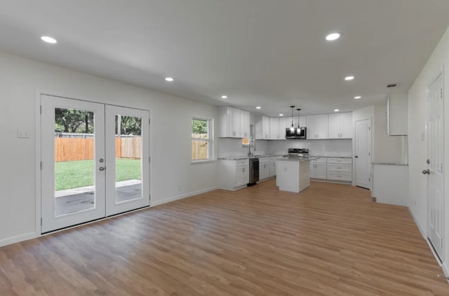 Photo - 9225 Plano Rd