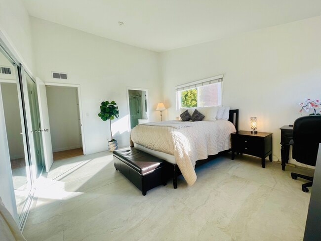 Main Bedroom3 - 1307 Aviation Blvd