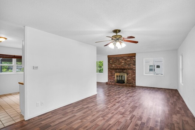 Photo - 2719 E High St