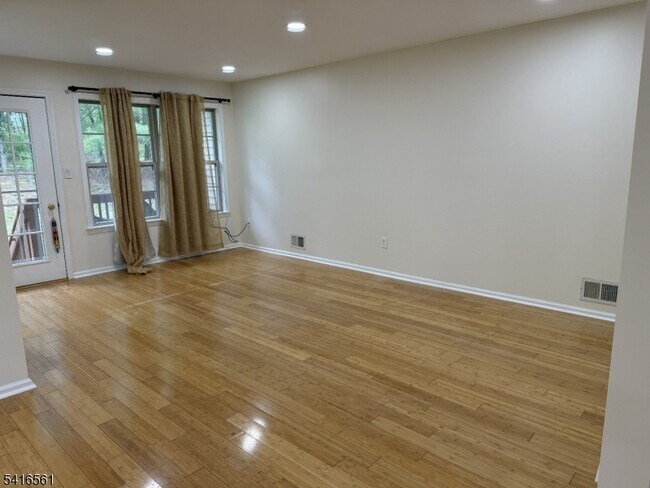 Photo - 1704 Bergen Ct