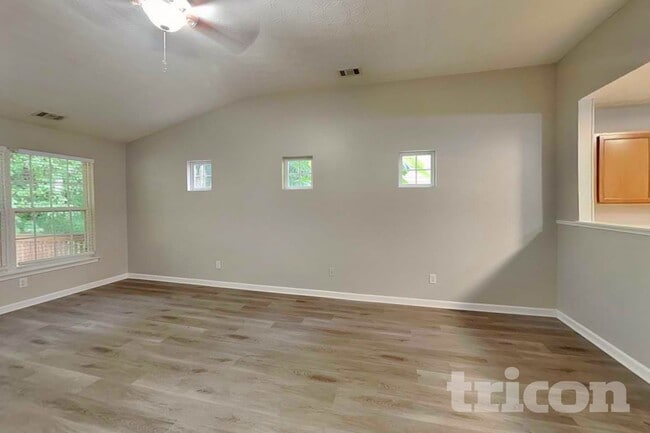 Photo - 501 Arrowhead Dr
