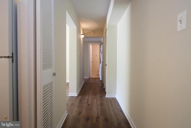 Building Photo - 11615 Stoneview Square Unit 72/2B