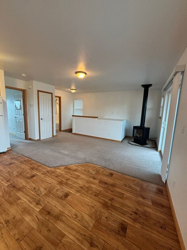 Building Photo - 2418-2420 Ernest Unit 2420 Ernest Ave