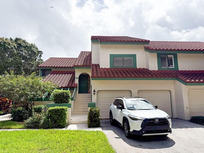 Building Photo - 12 Lexington Ln E Unit C