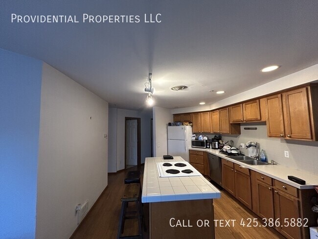 Photo - 2111 Waverly Pl N