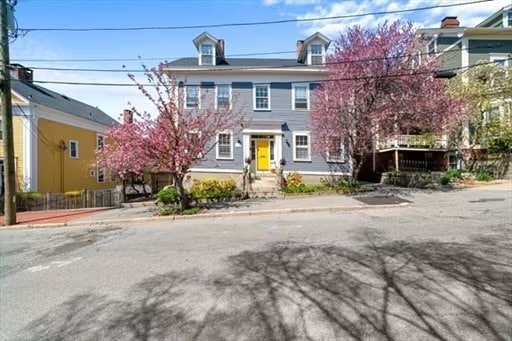 Building Photo - 22 Halsey St Unit 4