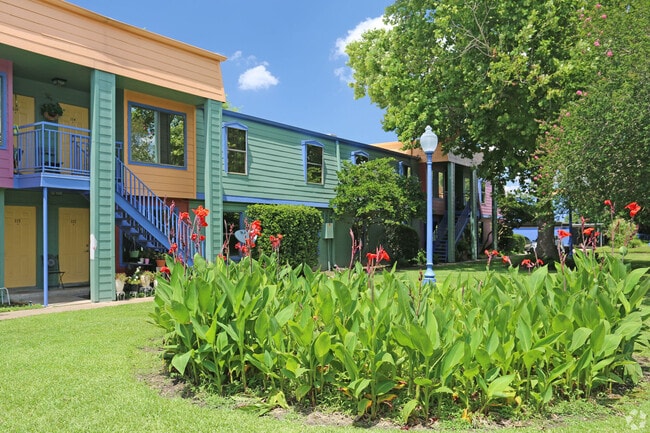 Building Photo - Walden of Westchase Rental