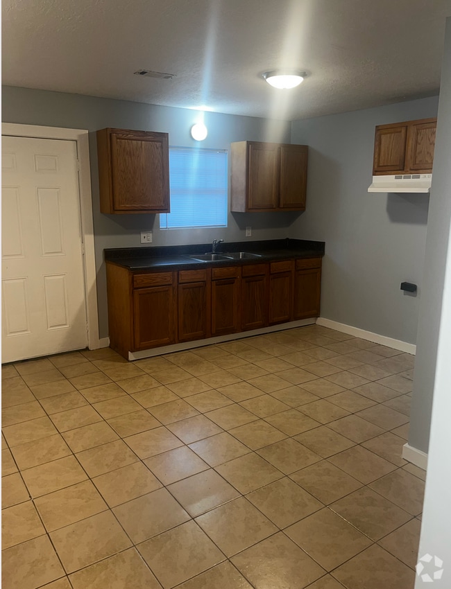 Building Photo - 1826 Leland St Unit B Rental