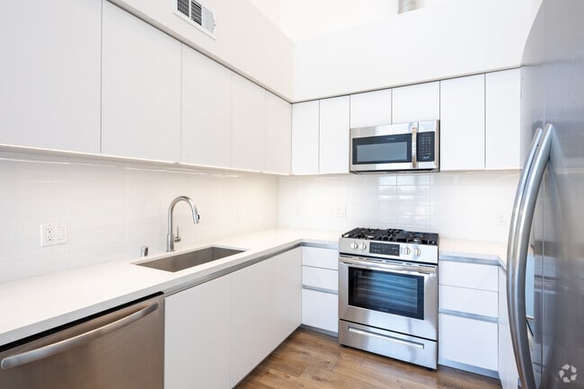 Kitchen 2BD, 2BA Loft (Unit 504)