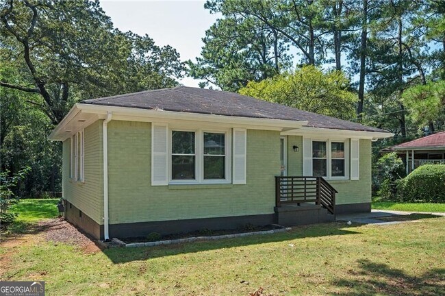 Photo - 2823 McAfee Rd