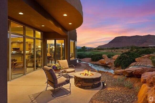 Building Photo - 2410 W Entrada Trail Rental