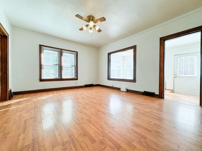 Photo - 2718 Commercial Ave Unit 2718 Commercial Ave #1