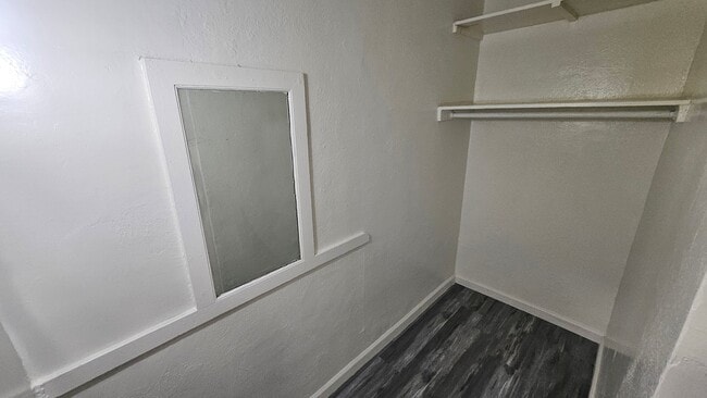 Photo - 239 W 25th St Unidad 4