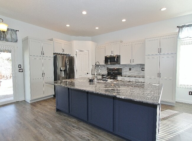 Photo - 1904 N Duck Hawk Ave