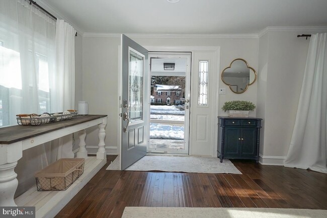 Photo - 227 E Hathaway Ln