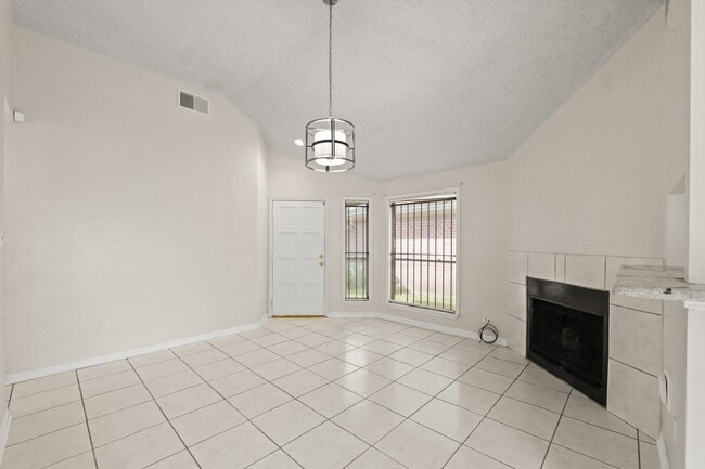 Photo - 6627 Misty Dale Dr