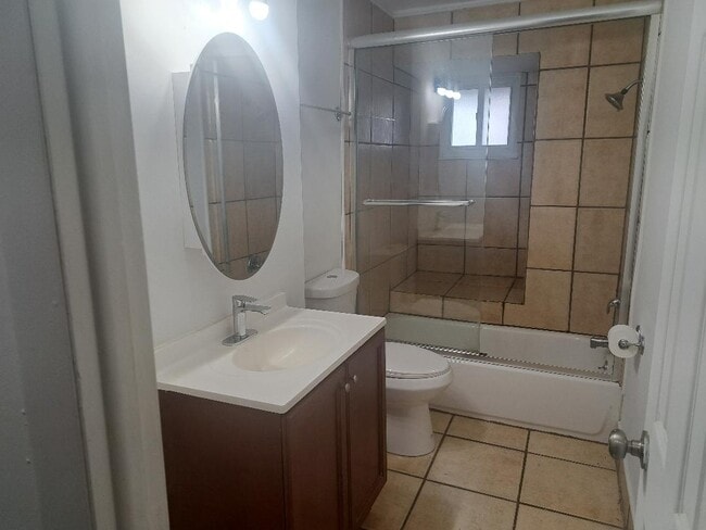 Photo - 1250 E 276th St Unidad 2F