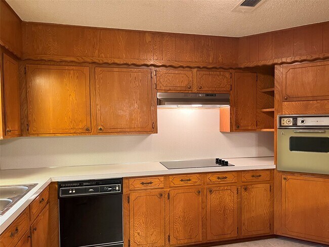 Photo - 401 Oakhill Dr