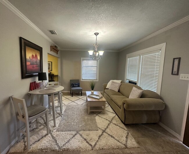 Photo - 2312 Hillwood Dr E