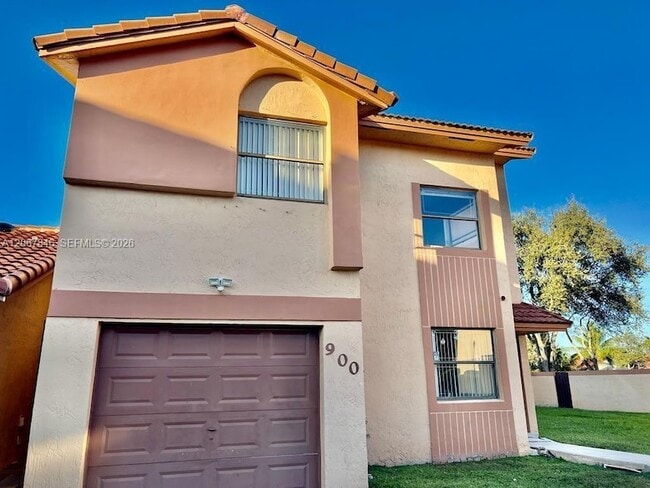 Photo - 900 SW 113th Terrace