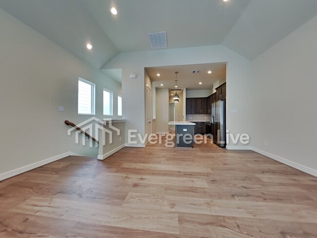 Photo - 2608 Upper Quinn Wy