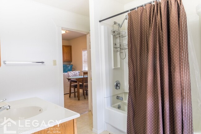 Photo - 1203 E 5th St Unit A