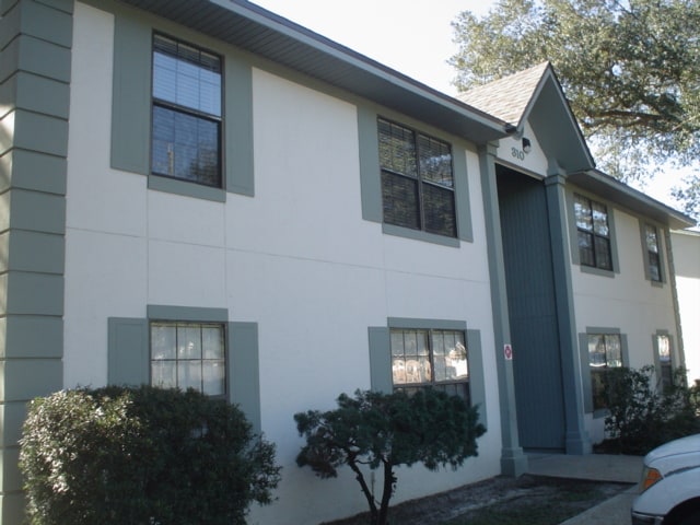 Photo - 240 Clifford St Unidad Oak Tree Park-1