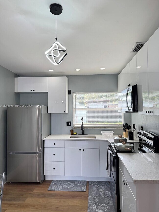414 NW 60th Way Unit 2