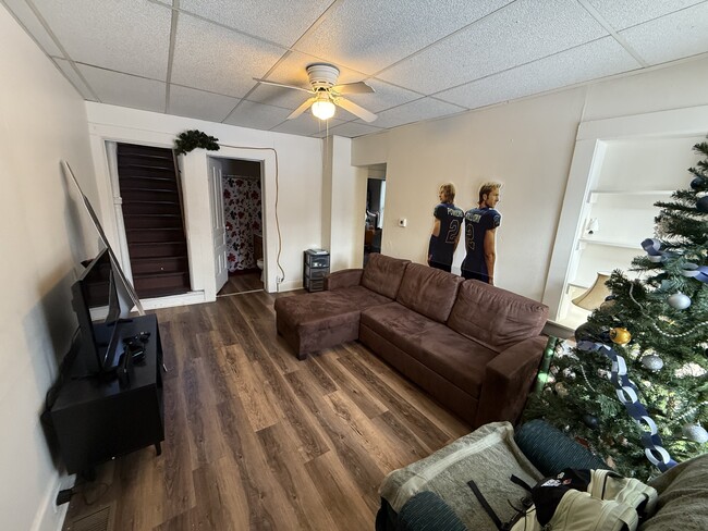 Building Photo - 134 Niagara St Unit 134