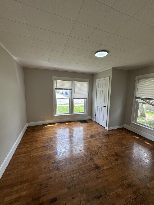 Photo - 2703 S Walnut St