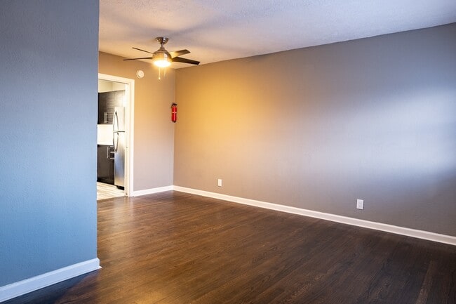 Building Photo - 5532 Eskridge St Unit 3 Rental