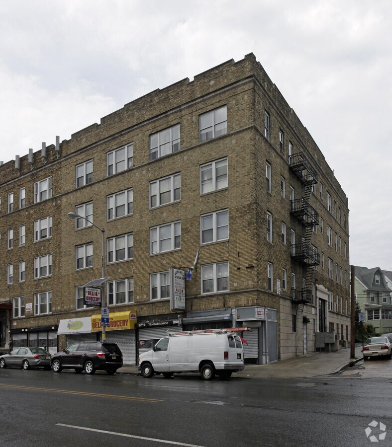 Photo - 1300 Springfield Ave Apartments