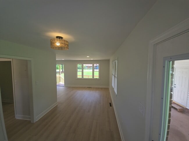 Photo - 509 Beechwood Cir
