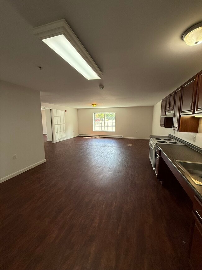 Building Photo - 661 Bell St Unit 1